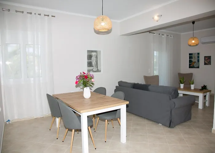 Little Village Apartament *