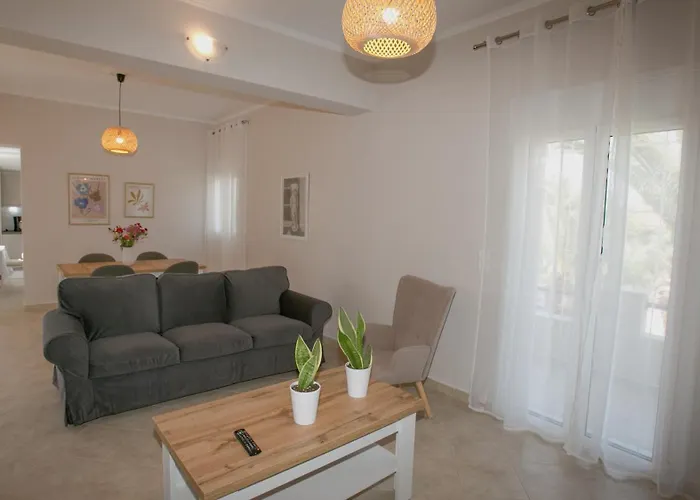 Little Village Apartament *